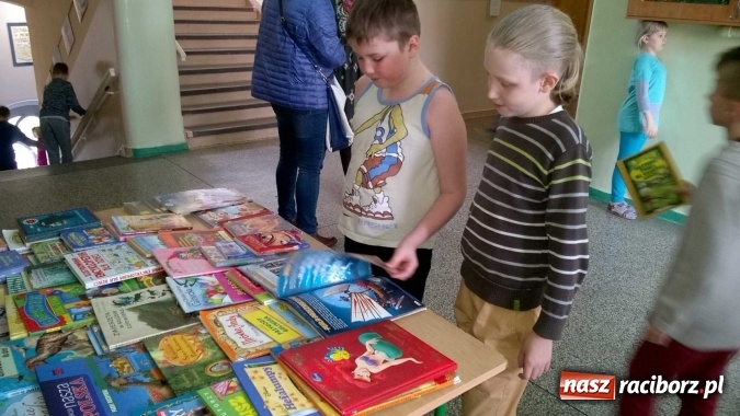 Zdjęcie w galerii na portalu naszraciborz.pl: Bookcrossing w Szkole Podstawowej nr 4  wiadomości z regionu