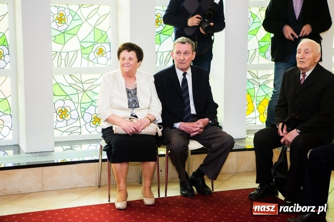 Zdjęcie w galerii na portalu naszraciborz.pl: Dzisiaj sześć kolejnych par obchodziło złote gody  wiadomości z regionu