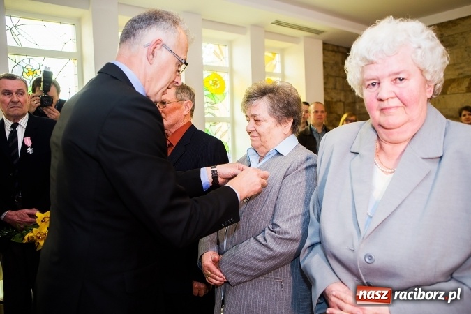 Zdjęcie w galerii na portalu naszraciborz.pl: Dzisiaj sześć kolejnych par obchodziło złote gody  wiadomości z regionu