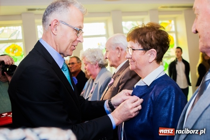 Zdjęcie w galerii na portalu naszraciborz.pl: Dzisiaj sześć kolejnych par obchodziło złote gody  wiadomości z regionu