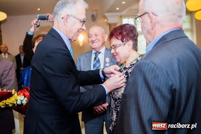 Zdjęcie w galerii na portalu naszraciborz.pl: Dzisiaj sześć kolejnych par obchodziło złote gody  wiadomości z regionu