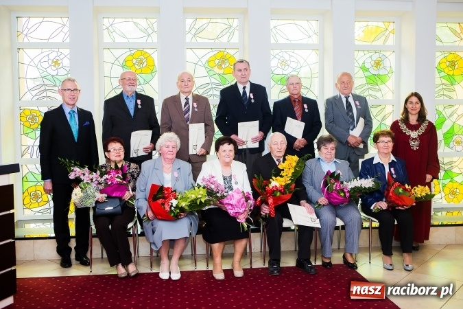 Zdjęcie w galerii na portalu naszraciborz.pl: Dzisiaj sześć kolejnych par obchodziło złote gody  wiadomości z regionu