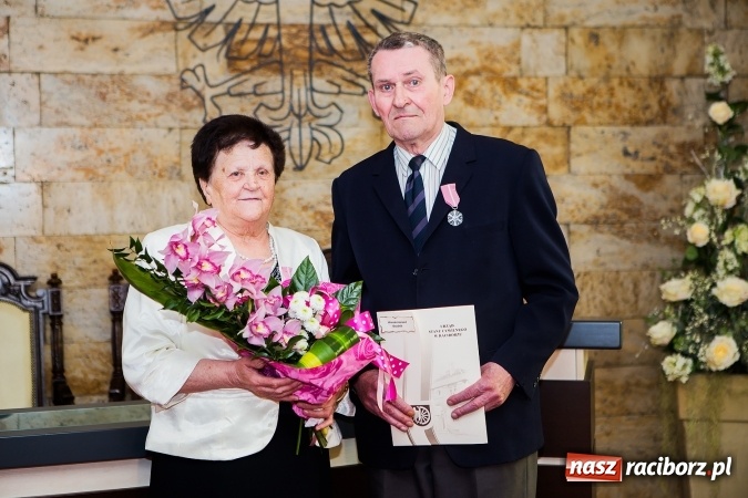 Zdjęcie w galerii na portalu naszraciborz.pl: Dzisiaj sześć kolejnych par obchodziło złote gody  wiadomości z regionu