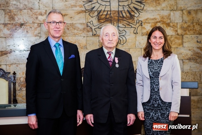 Zdjęcie w galerii na portalu naszraciborz.pl: Dzisiaj sześć kolejnych par obchodziło złote gody  wiadomości z regionu