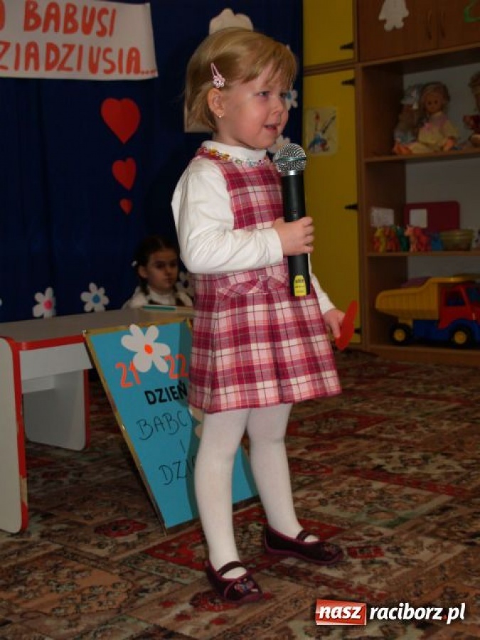 Zdjęcie w galerii na portalu naszraciborz.pl: Dla Babusi i Dziadziusia wiadomości z regionu