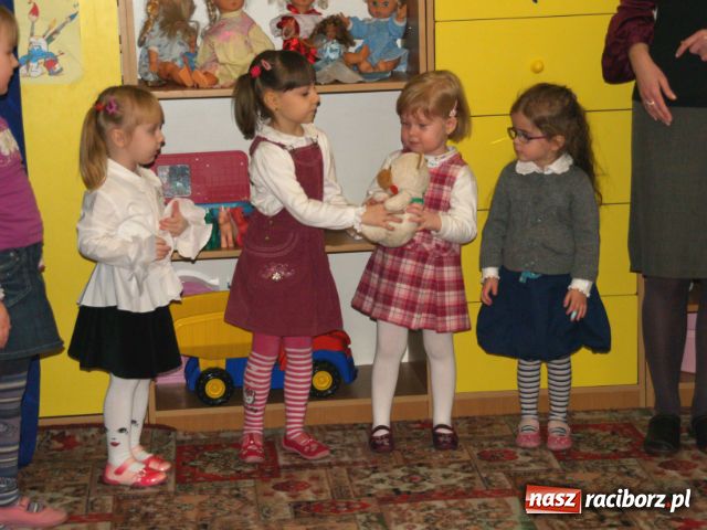 Zdjęcie w galerii na portalu naszraciborz.pl: Dla Babusi i Dziadziusia wiadomości z regionu