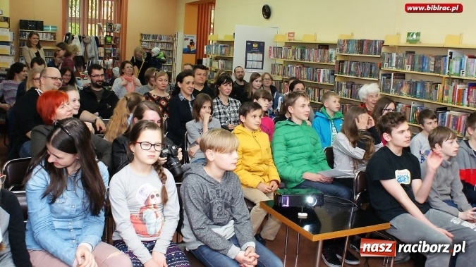 Zdjęcie w galerii na portalu naszraciborz.pl: Wszyscy jesteśmy astronomami! W bibliotece gościł Karol Wójcicki  wiadomości z regionu