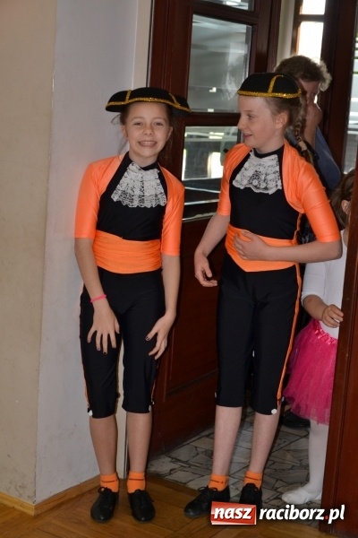 Zdjęcie w galerii na portalu naszraciborz.pl: Młode talenty na scenie w Tworkowie – taniec i recytacja wierszy  wiadomości z regionu