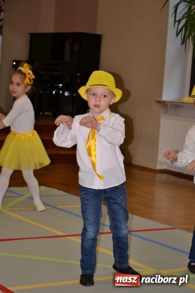 Zdjęcie w galerii na portalu naszraciborz.pl: Młode talenty na scenie w Tworkowie – taniec i recytacja wierszy  wiadomości z regionu