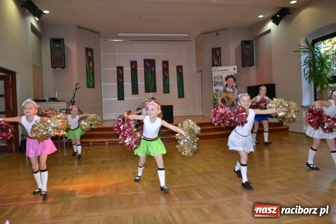 Zdjęcie w galerii na portalu naszraciborz.pl: Młode talenty na scenie w Tworkowie – taniec i recytacja wierszy  wiadomości z regionu