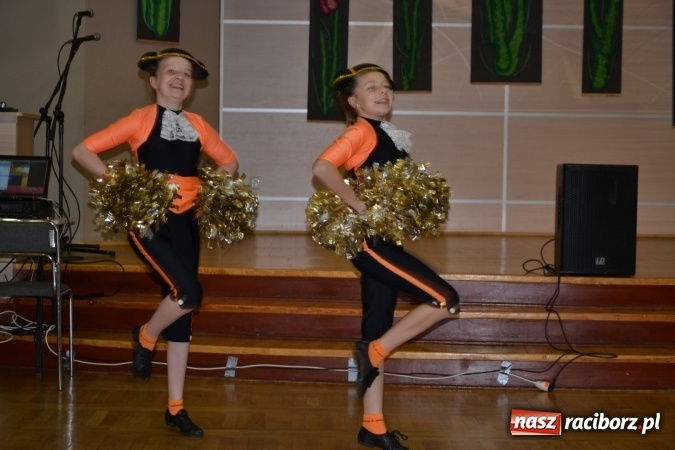 Zdjęcie w galerii na portalu naszraciborz.pl: Młode talenty na scenie w Tworkowie – taniec i recytacja wierszy  wiadomości z regionu