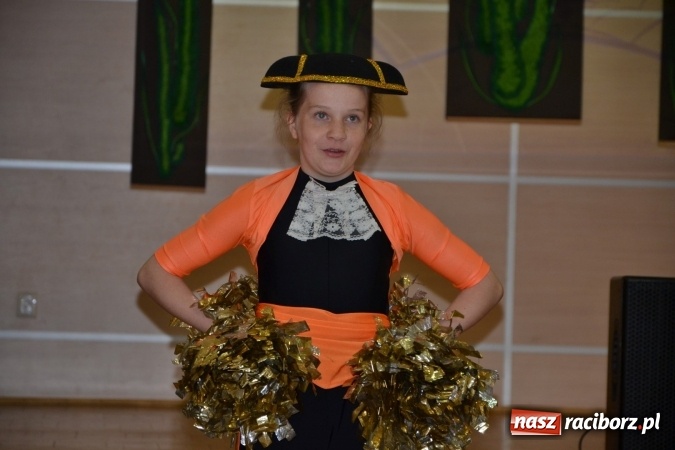 Zdjęcie w galerii na portalu naszraciborz.pl: Młode talenty na scenie w Tworkowie – taniec i recytacja wierszy  wiadomości z regionu