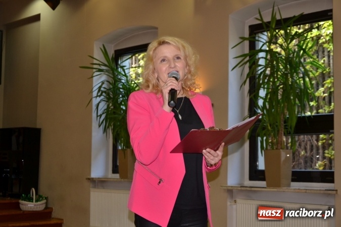 Zdjęcie w galerii na portalu naszraciborz.pl: Młode talenty na scenie w Tworkowie – taniec i recytacja wierszy  wiadomości z regionu