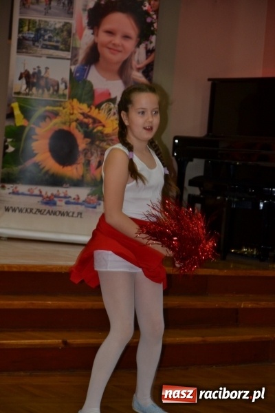 Zdjęcie w galerii na portalu naszraciborz.pl: Młode talenty na scenie w Tworkowie – taniec i recytacja wierszy  wiadomości z regionu