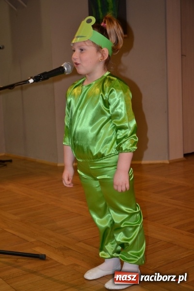 Zdjęcie w galerii na portalu naszraciborz.pl: Młode talenty na scenie w Tworkowie – taniec i recytacja wierszy  wiadomości z regionu