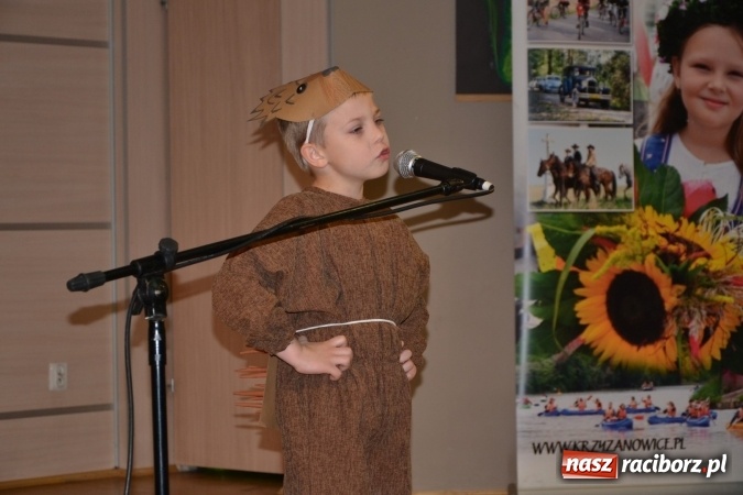 Zdjęcie w galerii na portalu naszraciborz.pl: Młode talenty na scenie w Tworkowie – taniec i recytacja wierszy  wiadomości z regionu