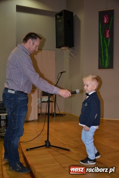 Zdjęcie w galerii na portalu naszraciborz.pl: Młode talenty na scenie w Tworkowie – taniec i recytacja wierszy  wiadomości z regionu