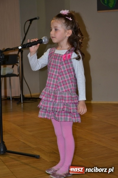 Zdjęcie w galerii na portalu naszraciborz.pl: Młode talenty na scenie w Tworkowie – taniec i recytacja wierszy  wiadomości z regionu