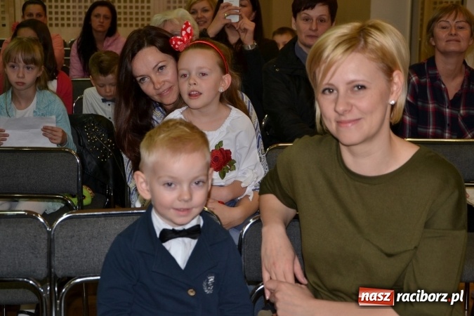 Zdjęcie w galerii na portalu naszraciborz.pl: Młode talenty na scenie w Tworkowie – taniec i recytacja wierszy  wiadomości z regionu