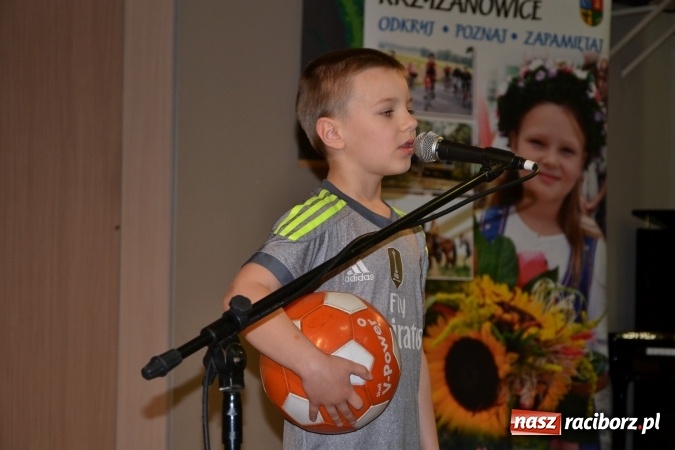 Zdjęcie w galerii na portalu naszraciborz.pl: Młode talenty na scenie w Tworkowie – taniec i recytacja wierszy  wiadomości z regionu