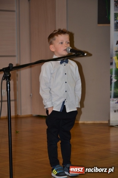 Zdjęcie w galerii na portalu naszraciborz.pl: Młode talenty na scenie w Tworkowie – taniec i recytacja wierszy  wiadomości z regionu