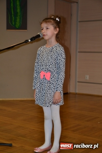 Zdjęcie w galerii na portalu naszraciborz.pl: Młode talenty na scenie w Tworkowie – taniec i recytacja wierszy  wiadomości z regionu