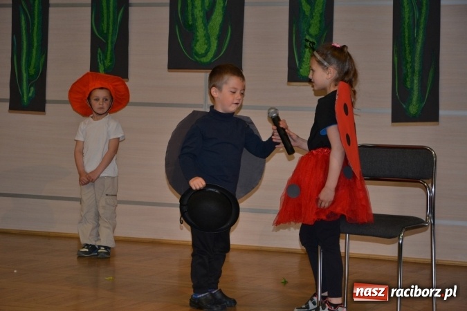 Zdjęcie w galerii na portalu naszraciborz.pl: Młode talenty na scenie w Tworkowie – taniec i recytacja wierszy  wiadomości z regionu