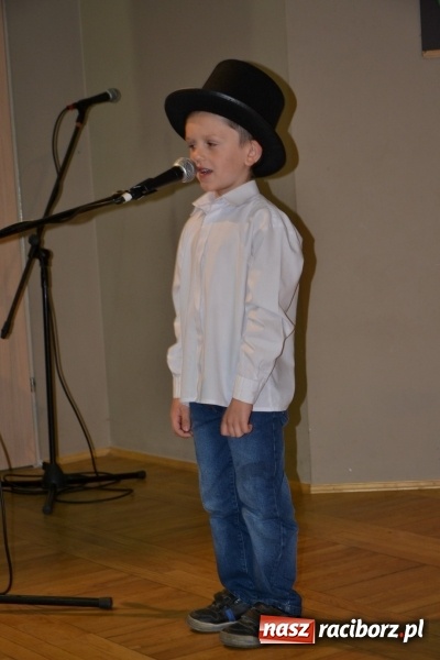 Zdjęcie w galerii na portalu naszraciborz.pl: Młode talenty na scenie w Tworkowie – taniec i recytacja wierszy  wiadomości z regionu
