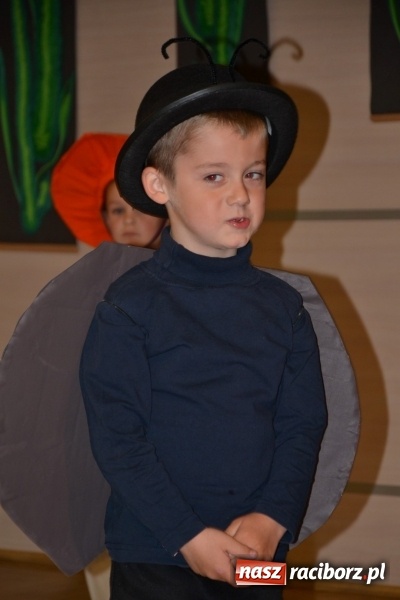 Zdjęcie w galerii na portalu naszraciborz.pl: Młode talenty na scenie w Tworkowie – taniec i recytacja wierszy  wiadomości z regionu