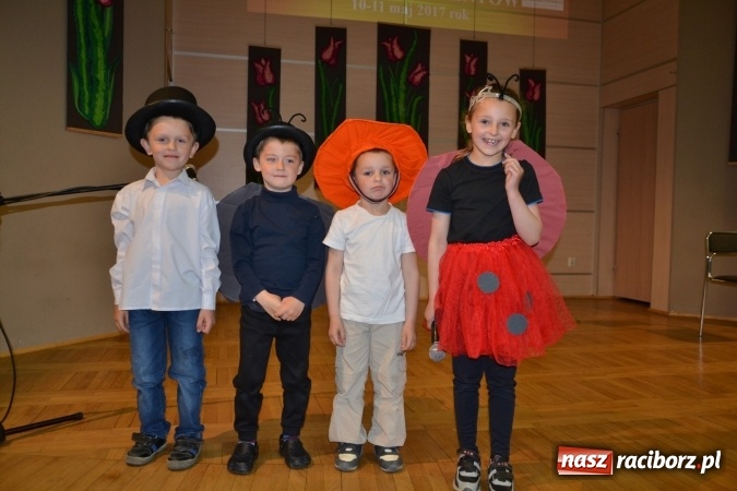 Zdjęcie w galerii na portalu naszraciborz.pl: Młode talenty na scenie w Tworkowie – taniec i recytacja wierszy  wiadomości z regionu