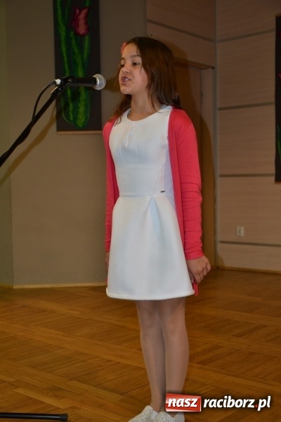 Zdjęcie w galerii na portalu naszraciborz.pl: Młode talenty na scenie w Tworkowie – taniec i recytacja wierszy  wiadomości z regionu