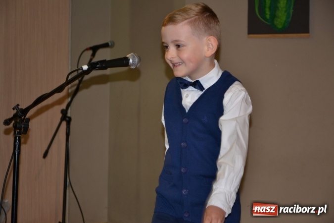 Zdjęcie w galerii na portalu naszraciborz.pl: Młode talenty na scenie w Tworkowie – taniec i recytacja wierszy  wiadomości z regionu