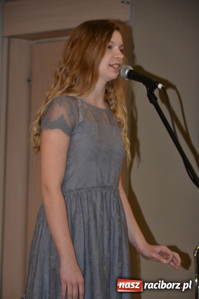 Zdjęcie w galerii na portalu naszraciborz.pl: Młode talenty na scenie w Tworkowie – taniec i recytacja wierszy  wiadomości z regionu