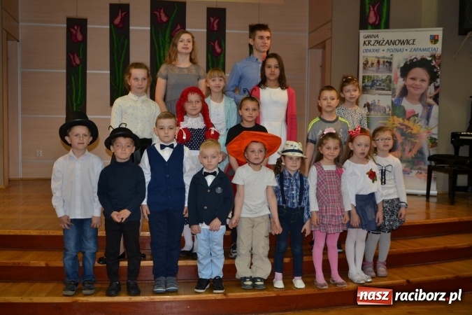 Zdjęcie w galerii na portalu naszraciborz.pl: Młode talenty na scenie w Tworkowie – taniec i recytacja wierszy  wiadomości z regionu