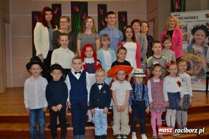 Zdjęcie w galerii na portalu naszraciborz.pl: Młode talenty na scenie w Tworkowie – taniec i recytacja wierszy  wiadomości z regionu