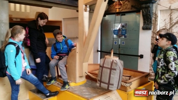 Zdjęcie w galerii na portalu naszraciborz.pl: Uczniowie Szkoły Podstawowej nr 4 odkrywali Londyn  wiadomości z regionu