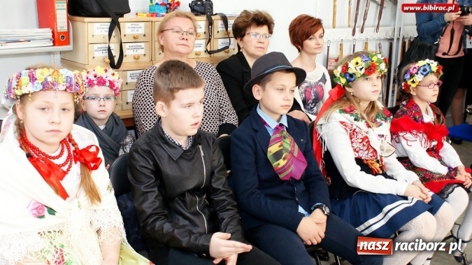 Zdjęcie w galerii na portalu naszraciborz.pl: Po raz dziewiąty raciborska biblioteka zorganizowała Konkurs Gwary Śląskiej wiadomości z regionu