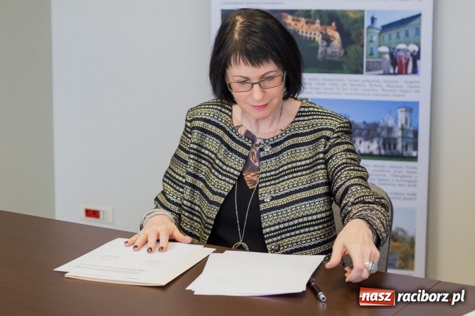 Zdjęcie w galerii na portalu naszraciborz.pl: Podpisanie umowy między PWSZ w Raciborzu i Gminą Krzyżanowice  wiadomości z regionu