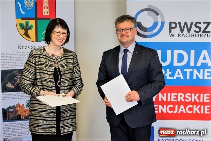 Zdjęcie w galerii na portalu naszraciborz.pl: Podpisanie umowy między PWSZ w Raciborzu i Gminą Krzyżanowice  wiadomości z regionu