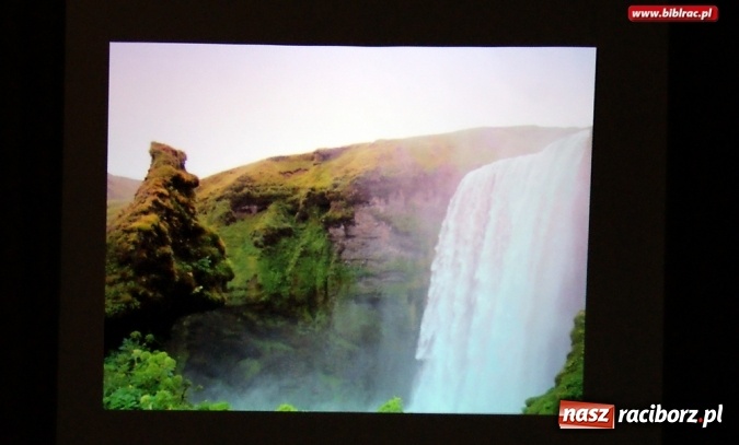 Zdjęcie w galerii na portalu naszraciborz.pl: Tydzień Bibliotek: Marzena Filipczak o sposobach na tanie podróżowanie w zasięgu ręki  wiadomości z regionu