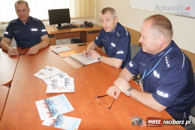 Zdjęcie w galerii na portalu naszraciborz.pl: Lokalny administrator Krajowej Mapy Zagrożeń Bezpieczeństwa Komendy Powiatowej Policji w Raciborzu spotkał się z dzielnicowymi  wiadomości z regionu