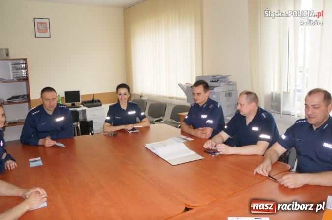 Zdjęcie w galerii na portalu naszraciborz.pl: Lokalny administrator Krajowej Mapy Zagrożeń Bezpieczeństwa Komendy Powiatowej Policji w Raciborzu spotkał się z dzielnicowymi  wiadomości z regionu