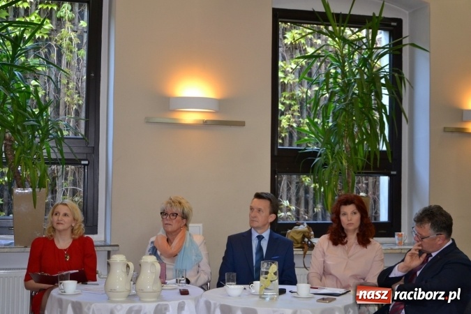 Zdjęcie w galerii na portalu naszraciborz.pl: Młode talenty na scenie w Tworkowie. Drugi dzień przeglądu wiadomości z regionu