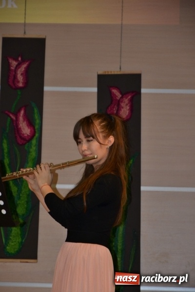 Zdjęcie w galerii na portalu naszraciborz.pl: Młode talenty na scenie w Tworkowie. Drugi dzień przeglądu wiadomości z regionu