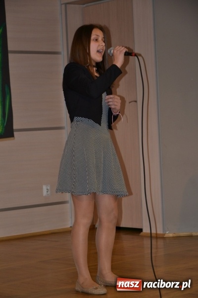 Zdjęcie w galerii na portalu naszraciborz.pl: Młode talenty na scenie w Tworkowie. Drugi dzień przeglądu wiadomości z regionu