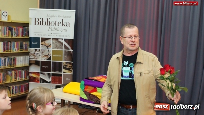 Zdjęcie w galerii na portalu naszraciborz.pl: Pan Tik-Tak odwiedził raciborską bibliotekę wiadomości z regionu
