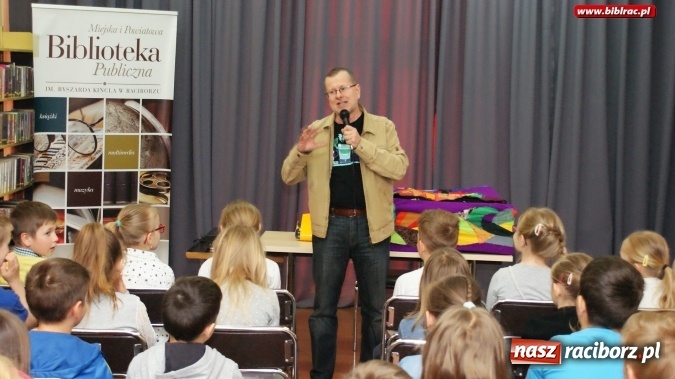 Zdjęcie w galerii na portalu naszraciborz.pl: Pan Tik-Tak odwiedził raciborską bibliotekę wiadomości z regionu