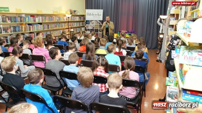 Zdjęcie w galerii na portalu naszraciborz.pl: Pan Tik-Tak odwiedził raciborską bibliotekę wiadomości z regionu