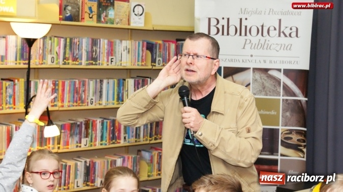 Zdjęcie w galerii na portalu naszraciborz.pl: Pan Tik-Tak odwiedził raciborską bibliotekę wiadomości z regionu