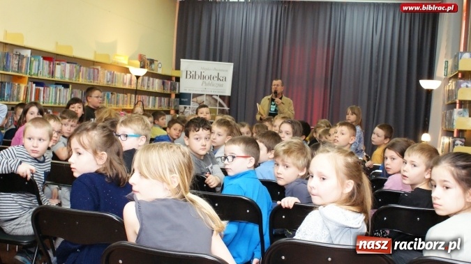 Zdjęcie w galerii na portalu naszraciborz.pl: Pan Tik-Tak odwiedził raciborską bibliotekę wiadomości z regionu
